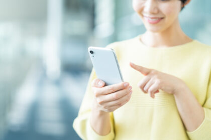 ブルーライトなどの有害な光から目を守る